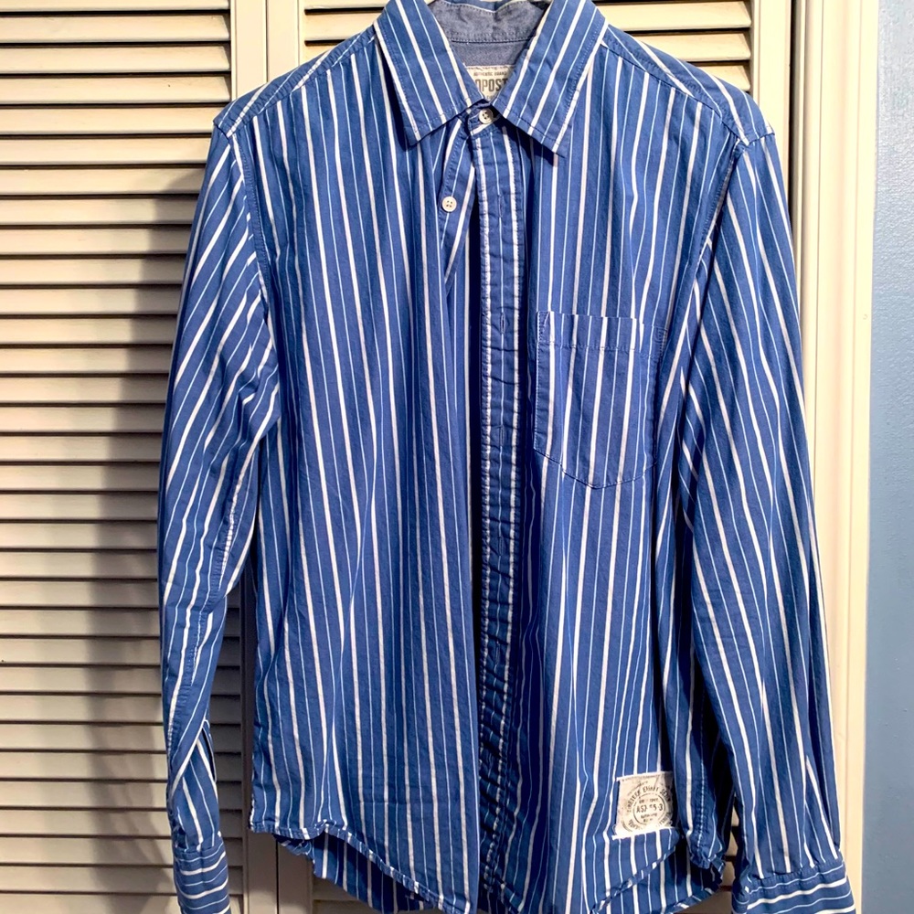 Aero size small button up men’s shirt